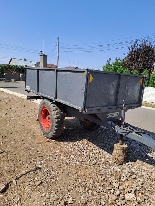 Remorca basculabila