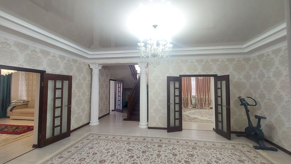 Продам двух этажный коттедж