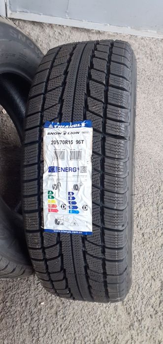 Triangle Продам всесезонные шины.205/70R15