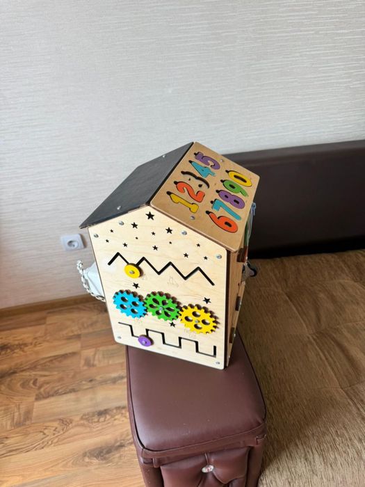 Продам детски игрушечный домик развивающи