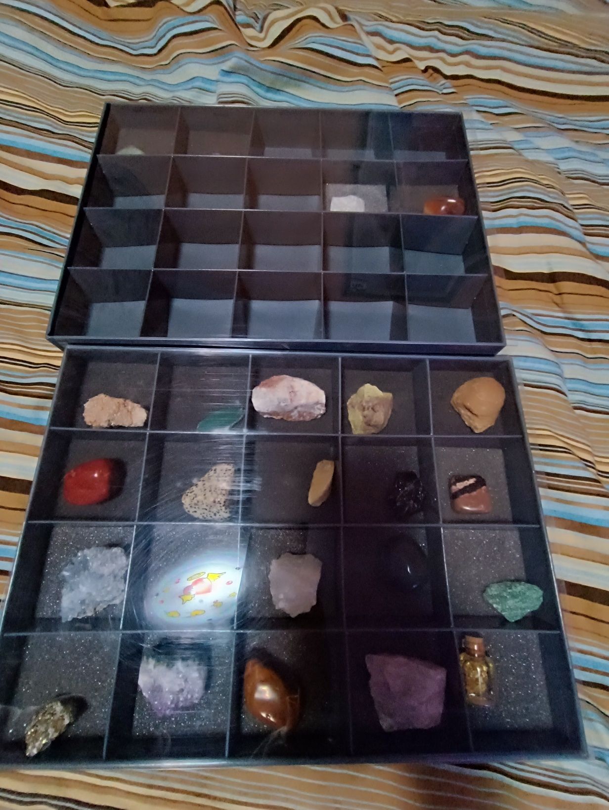 Colecția mineralele pământului (Nr. 1-22 + 29,30)