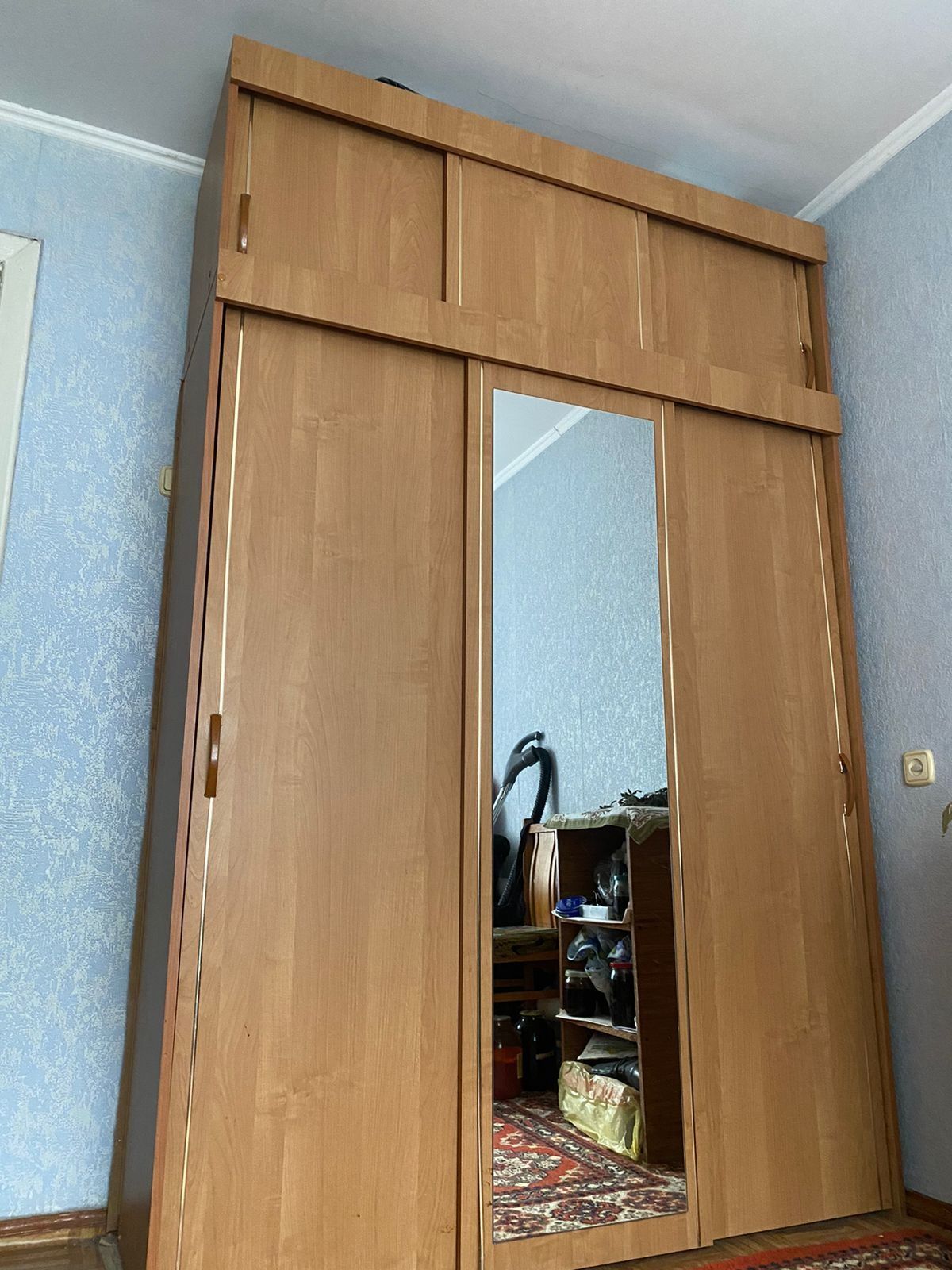 Продам шкаф купе для белья,стенку..