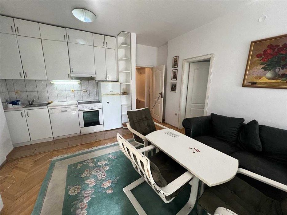 Дава се под наем Тристаен апартамент в Пловдив, Мараша - 84 кв.м за 382.5 € - Снимка #1