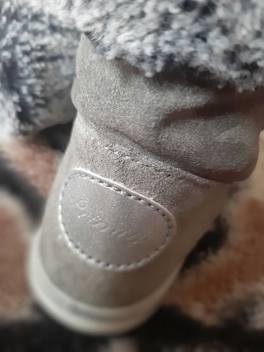 4 perechi încălțăminte  26 fetițe