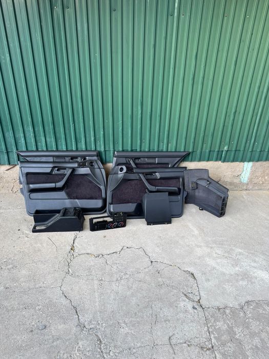 Панель и дверные обшивки от BMW e34 в идеале