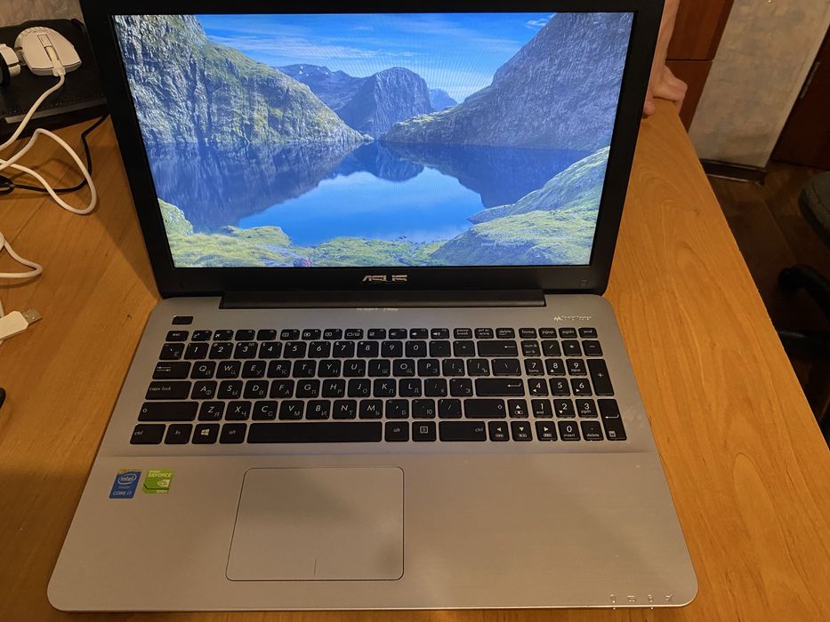 Ноутбук asus