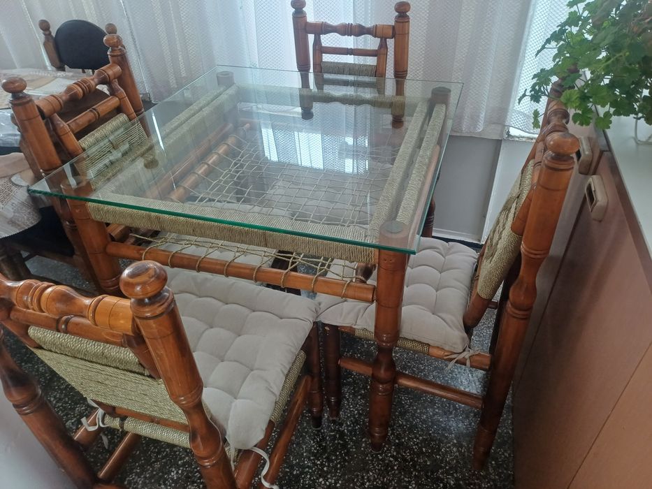 Мебели. Кнежа. Продават се, много запазени-като нови. При интерес 0899