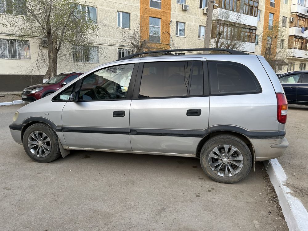 Opel Zafira A 2001