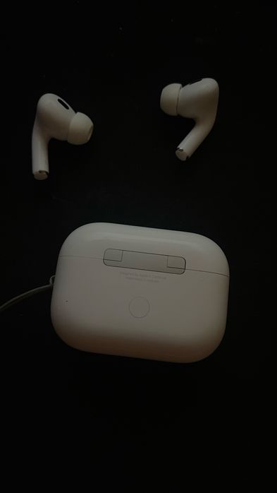 Apple AirPods Pro 2 (Type-C & Wireless Charging Case)