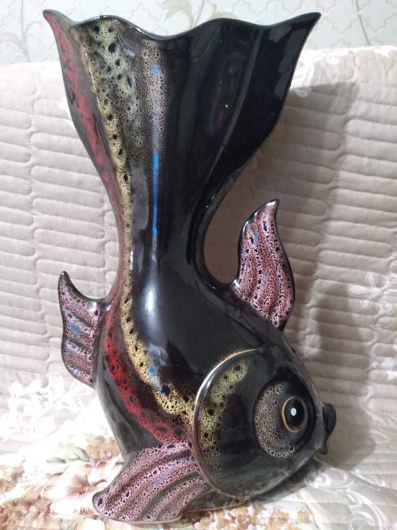 ваза в форме рыбы