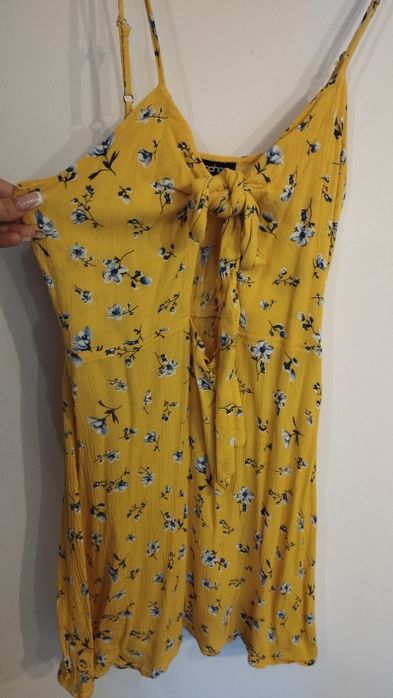 Лятна жълта рокля