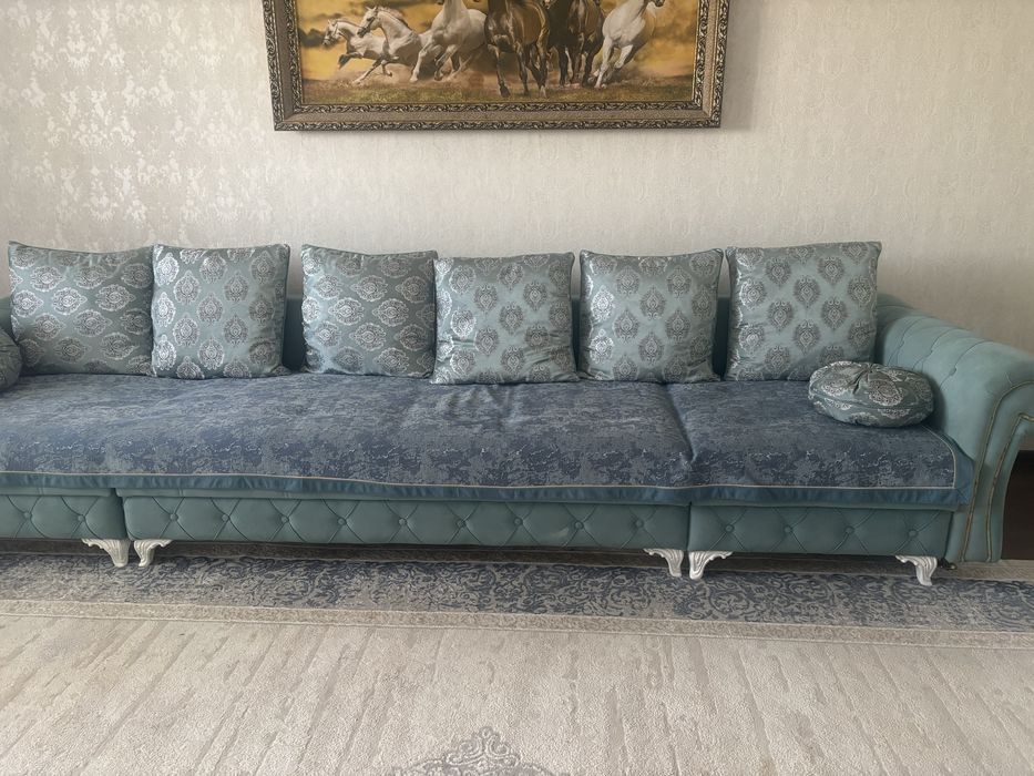 Диван гостиной  4 метр