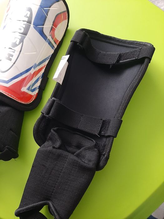 Vând apărători tibie adulți