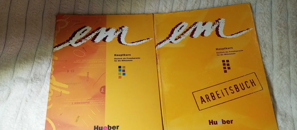 EM Mittelstufe, учебник и учебна тетрадка