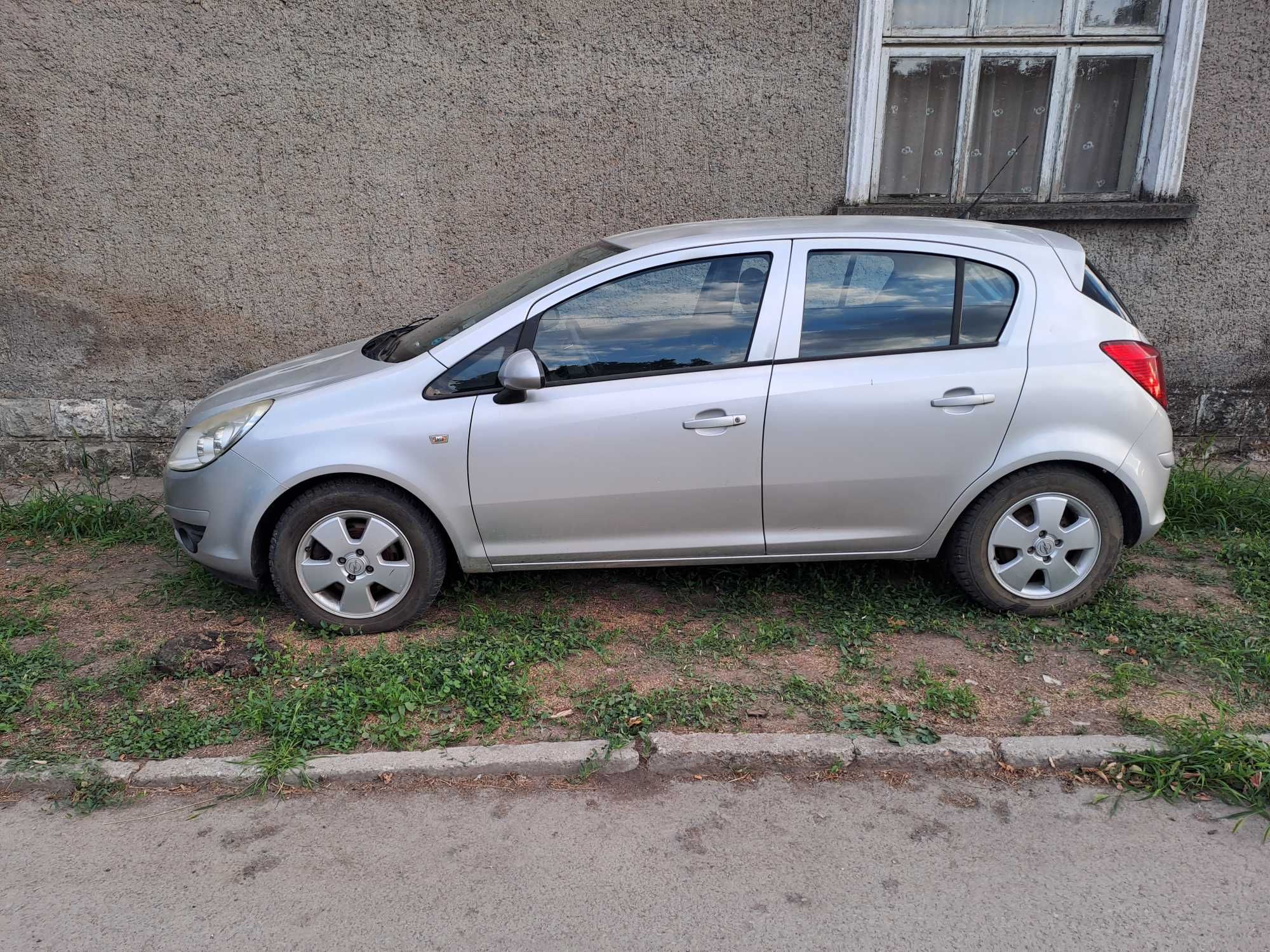 Opel Corsa 1.3CDTI-2009-клима-евро 5-верига