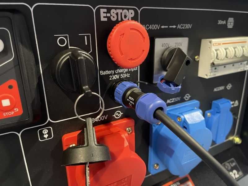 Generator "BLACK CAMO" KOMPAK 8 kVA Diesel KD8000SET-CAMO-B