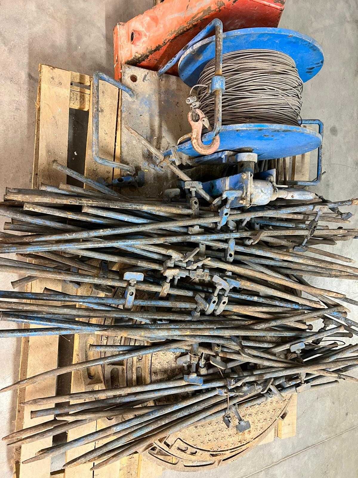 Troliu cu fir si tarusi metalici pentru nivel