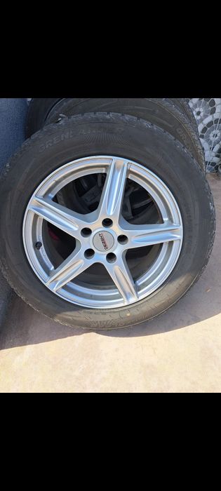 Vind anvelope  cu jante cu tot aproape noi