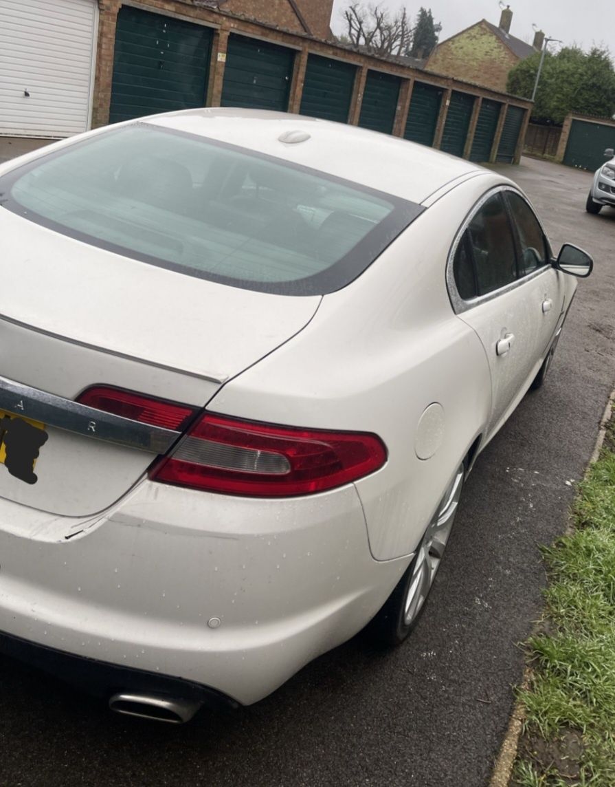 Dezmembrez Jaguar XF an 2010 motorizare 3.0 diesel