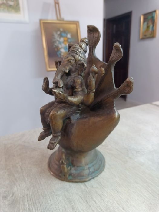 Антична Бронзова Статуетка на Ганеша върху Свещена Раковина (Шанкха) –