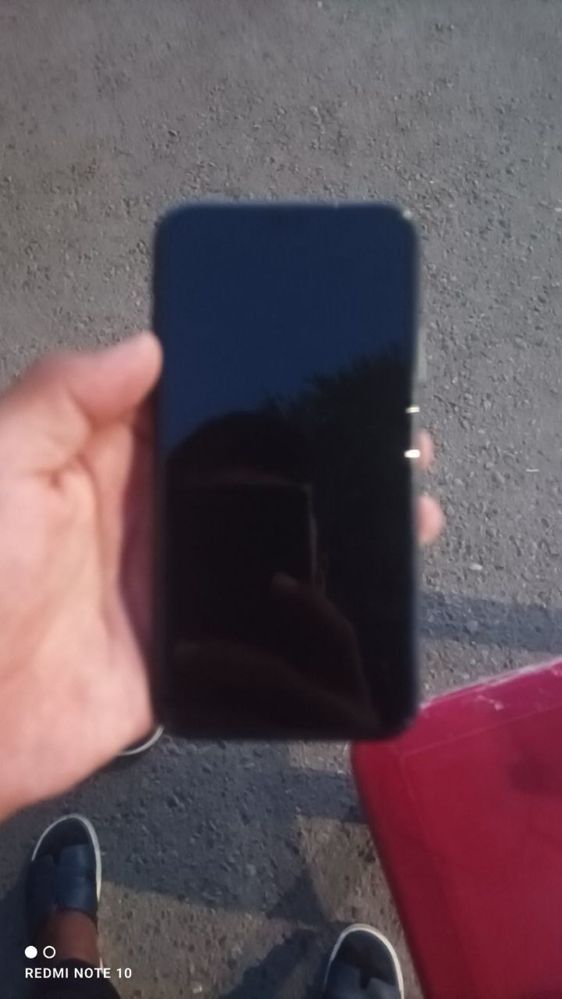 Iphone 11 sotiladi 2200 ming som