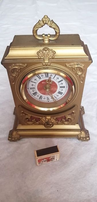 Продам настольные часы