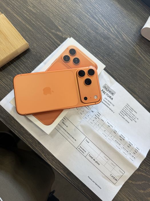 MrsAmanet: iphone 17 pro max orange