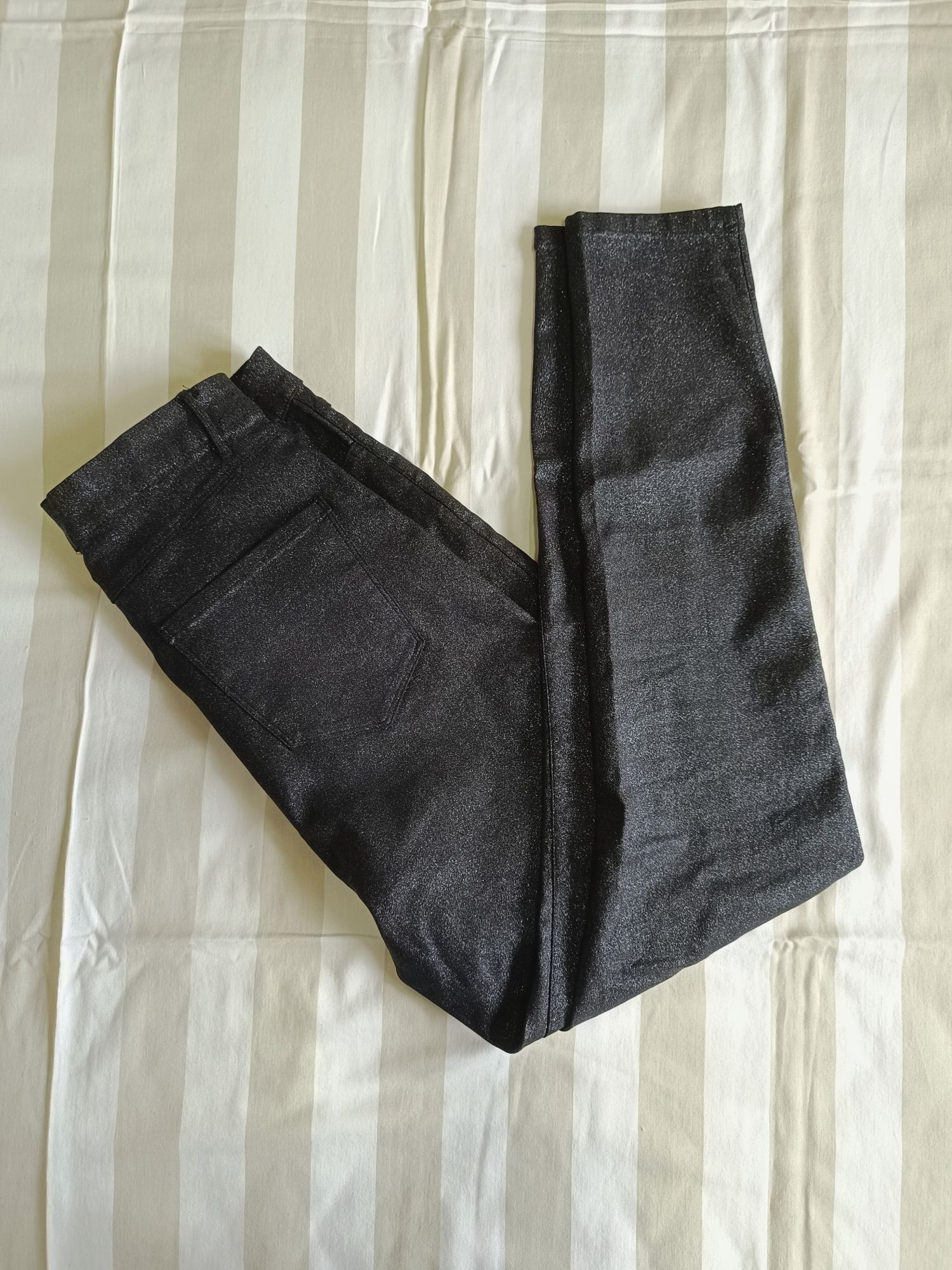 Pantaloni tip colant skinny,foarte sclipicios