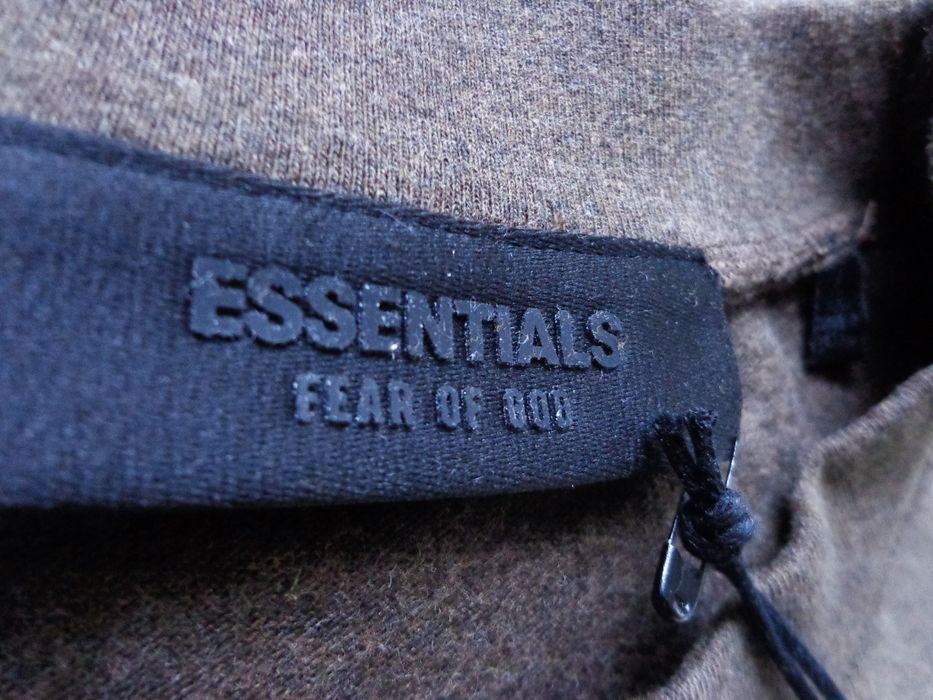 Мъжка тениска ESSENTIALS