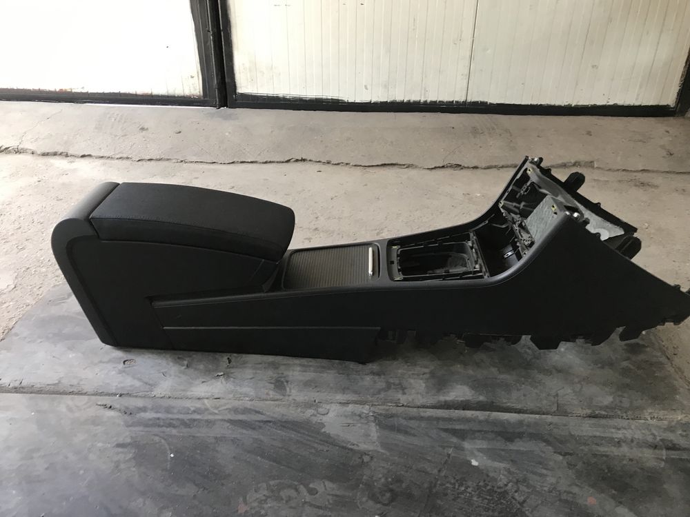 Cotiera VW Passat B6 B7 CC Suport Pahare Priza Ventilatie