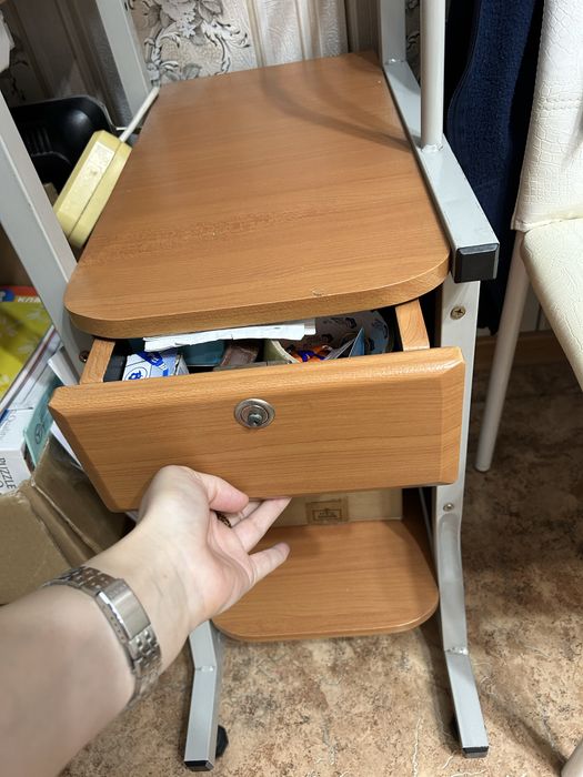 Стол компьютерный