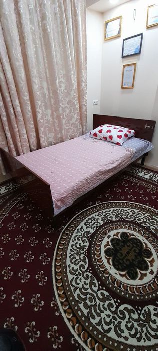 Продам Кровать с матрасом (полуторка)