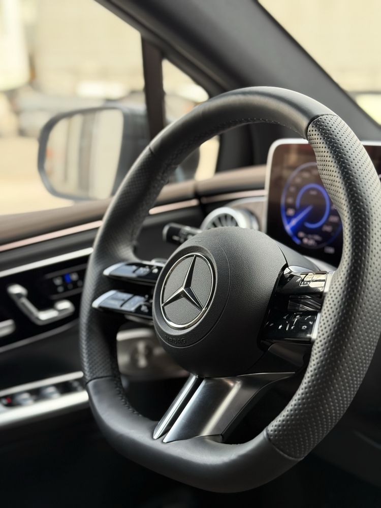 Mercedecs-Benz EQE 500 SUV