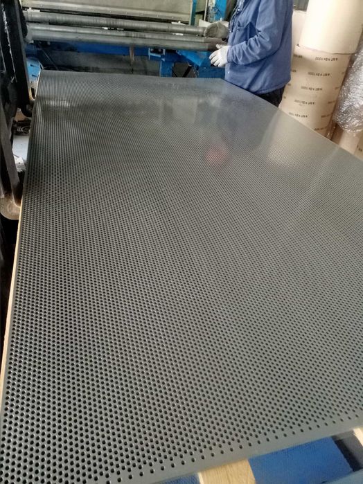 Tabla perforata dreapta sau ondulata/cutata. Producator cu livrare