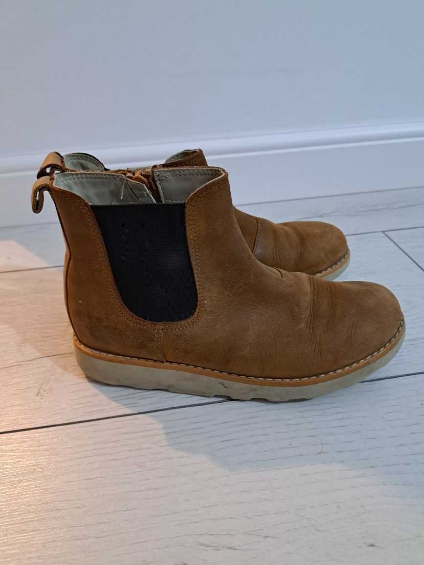 Ghete clarks usoare piele marimea 32 33 21.5 cm