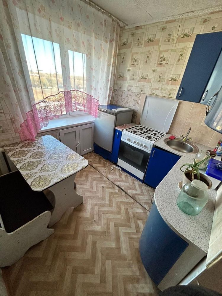 Продам 2-х комнатную переделанную в 3-х комн.