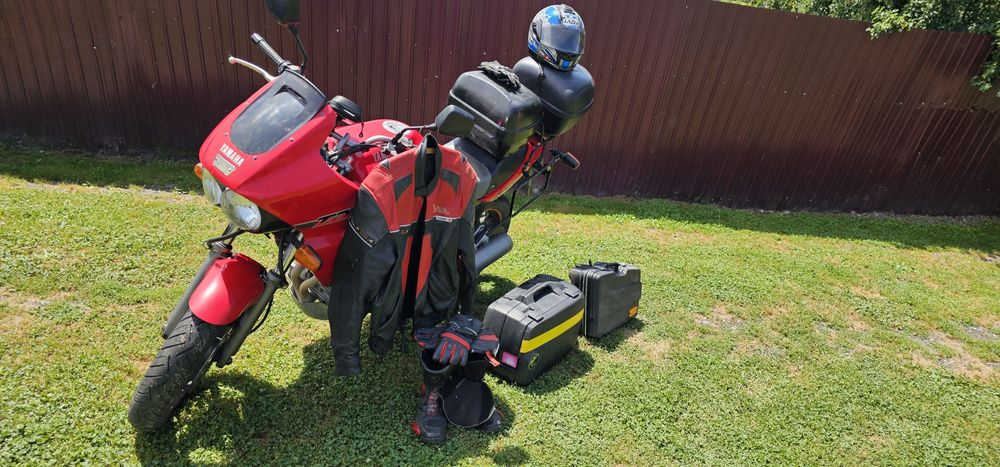 Vând Yamaha TDM 850 + echipament +2rânduri de TOPCase.accept variante.