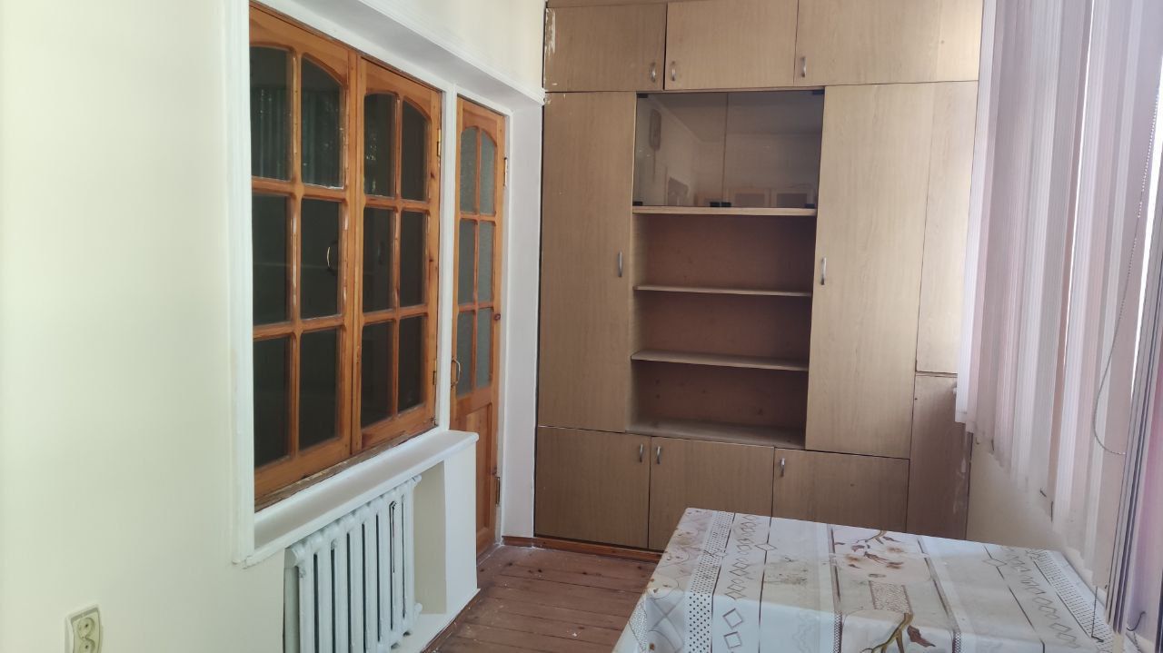 Недорогой Офис- квартира на  Мирзо- улугбеке ( инст Культуры)