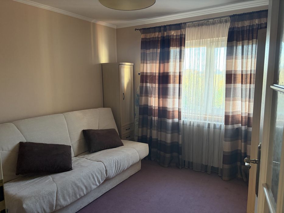 Vand apartament 3 camere et 1 Scriitorilor