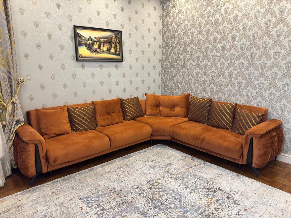 Продам угловой диван в отличном состоянии. Производство Турция.