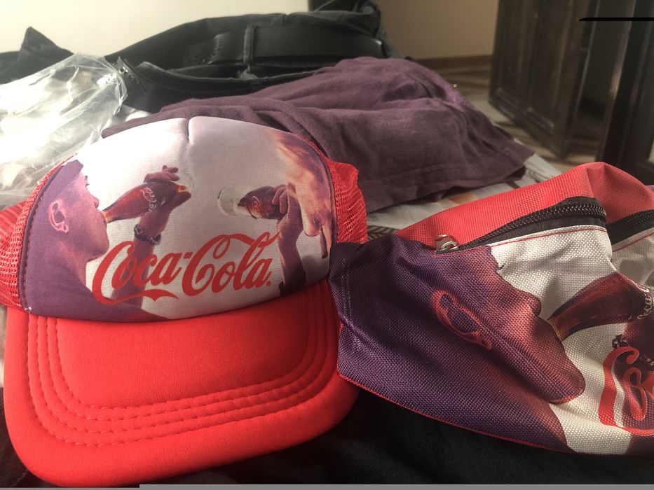 Sapca Coca cola si borseta