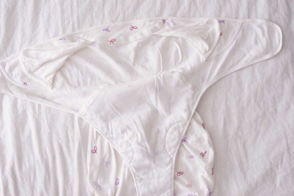 Scutec sau sac de infasat bebe ergobaby