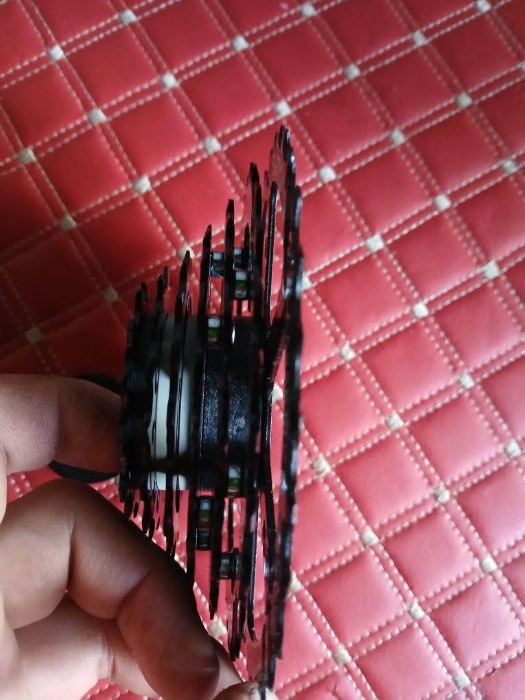 Продам кассету 7 скоростей shimano