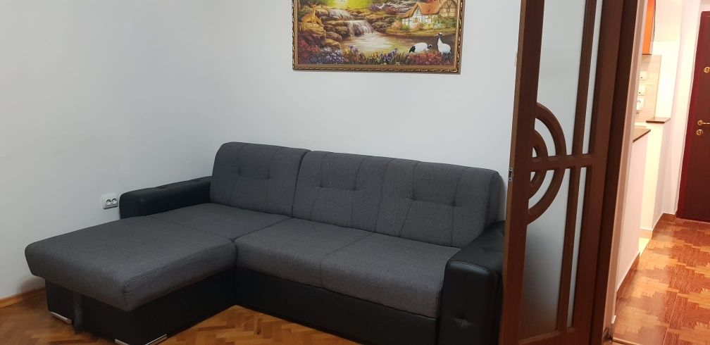 Apartament de închiriat cu 3 camere decomandat