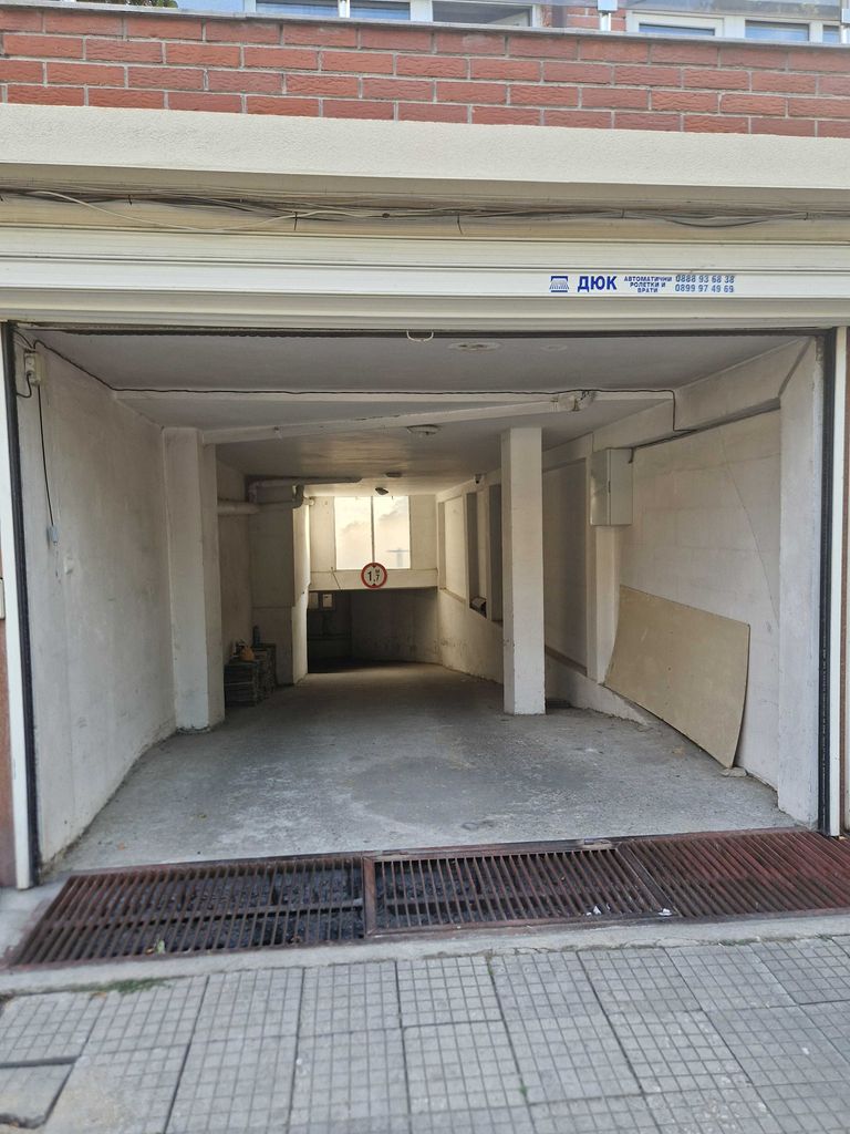 Дава се под наем Гараж / Паркомясто в Пловдив, Кючук Париж - 17 кв.м за 76.5 € - Снимка #3