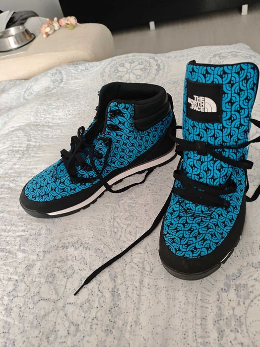 Продавам Чисто Нови The North Face номер 45,5