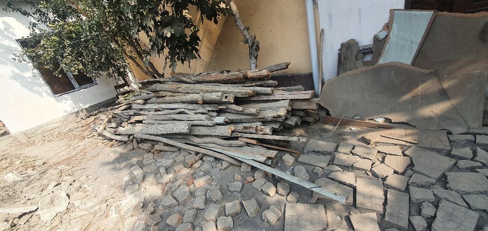 Òtin buzilgan uydan chiqqan qalin tòsinliklariyam bor