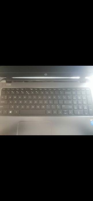 Vand laptop HP în stare buna