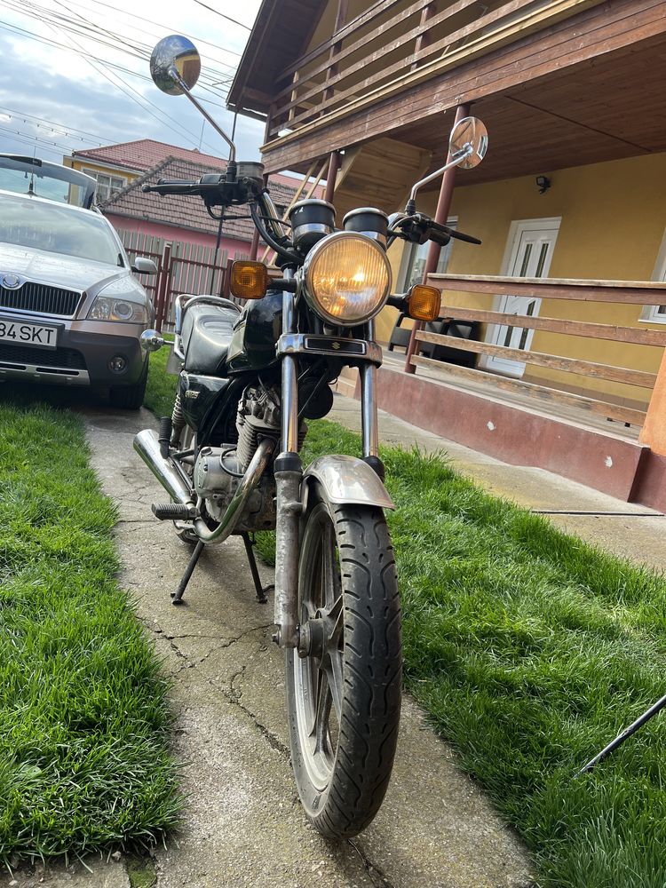 Motocicleta Suzuki gn 125 variante