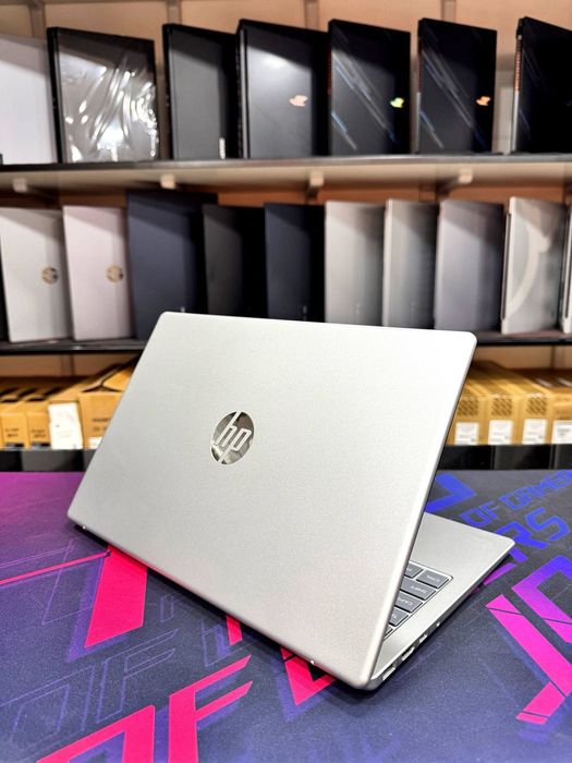 Hp laptop core i5 1334u